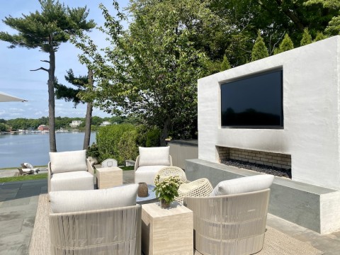 indoor-vs-outdoor-tvs-does-it-really-make-a-difference