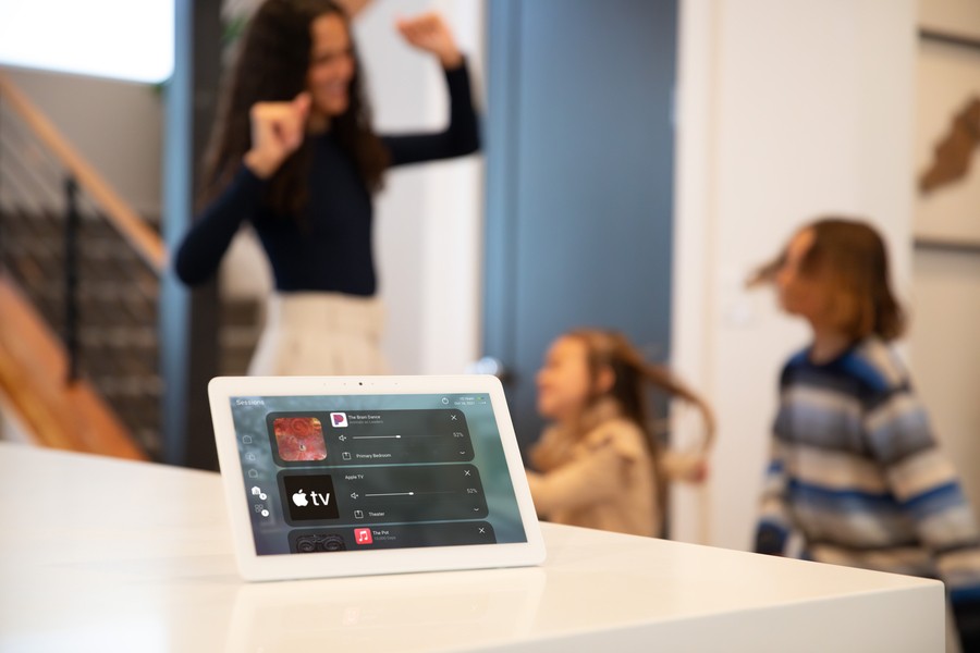 the-music-follows-you-how-discrete-audio-zones-keep-the-party-going