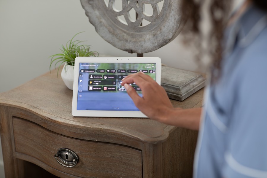 control4-vs-savant-which-smart-home-platform-fits-your-home
