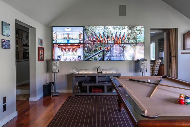 Bar / Game Room